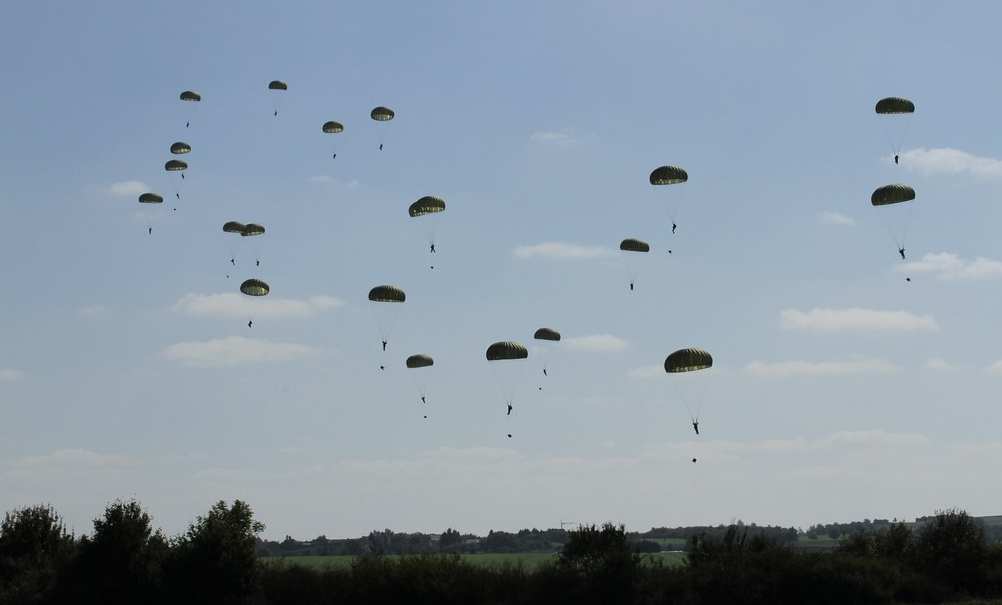 Des parachutistes d'Occitanie commémorent le débarquement cdr