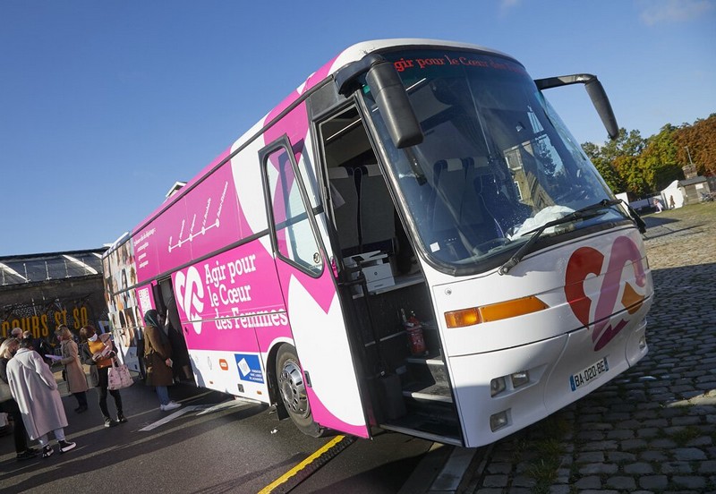 Toulouse. Le Bus du Cœur des Femmes arrive à Toulouse cdr